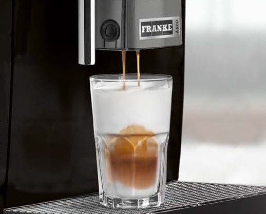 Professioneller Kaffeevollautomat mit Touchscreen